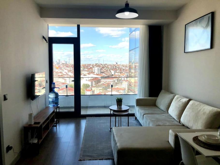 Secured Lux 1 + 1 - Gym, Sauna & Parking Daire İstanbul