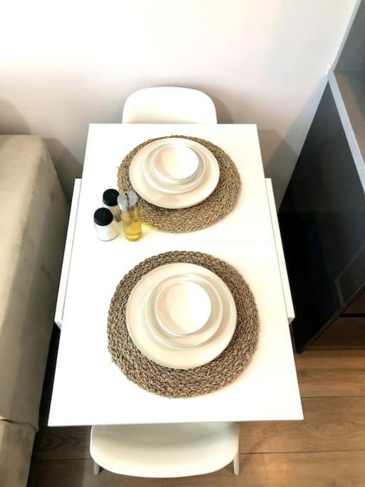 Apartment Secured Lux 1 + 1 - Gym, Sauna & Parking *